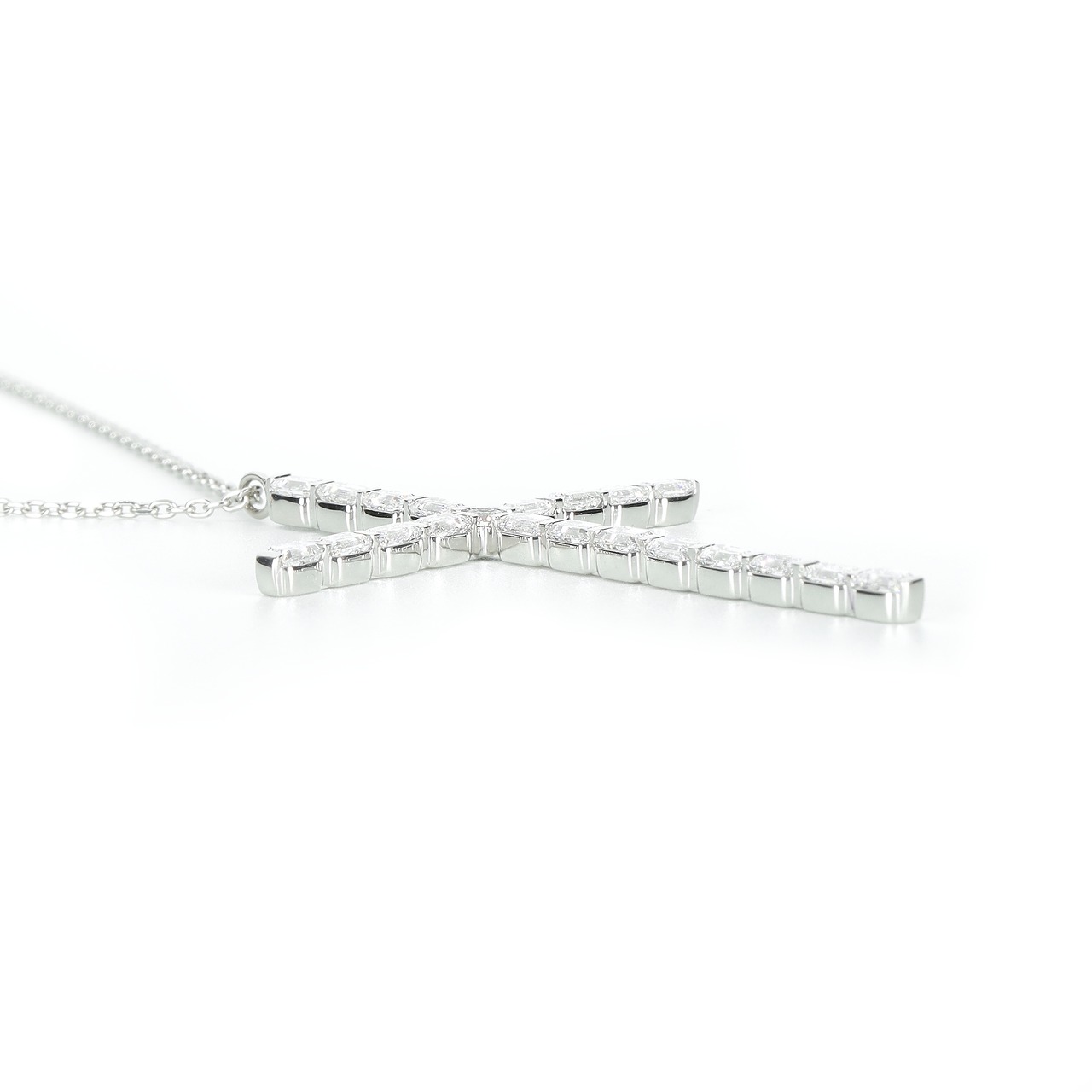 クロスデザイン エメラルドカット ダイヤモンド ネックレス Pt / 2.000ct