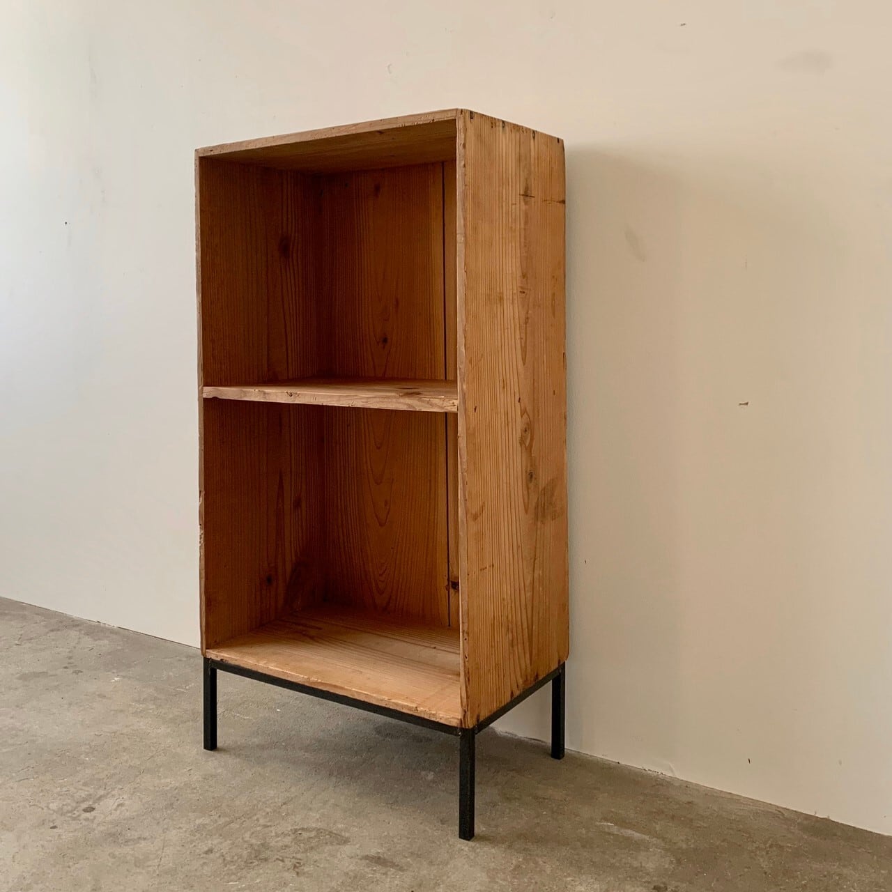 スチール脚の棚 古家具 | ju-gu
