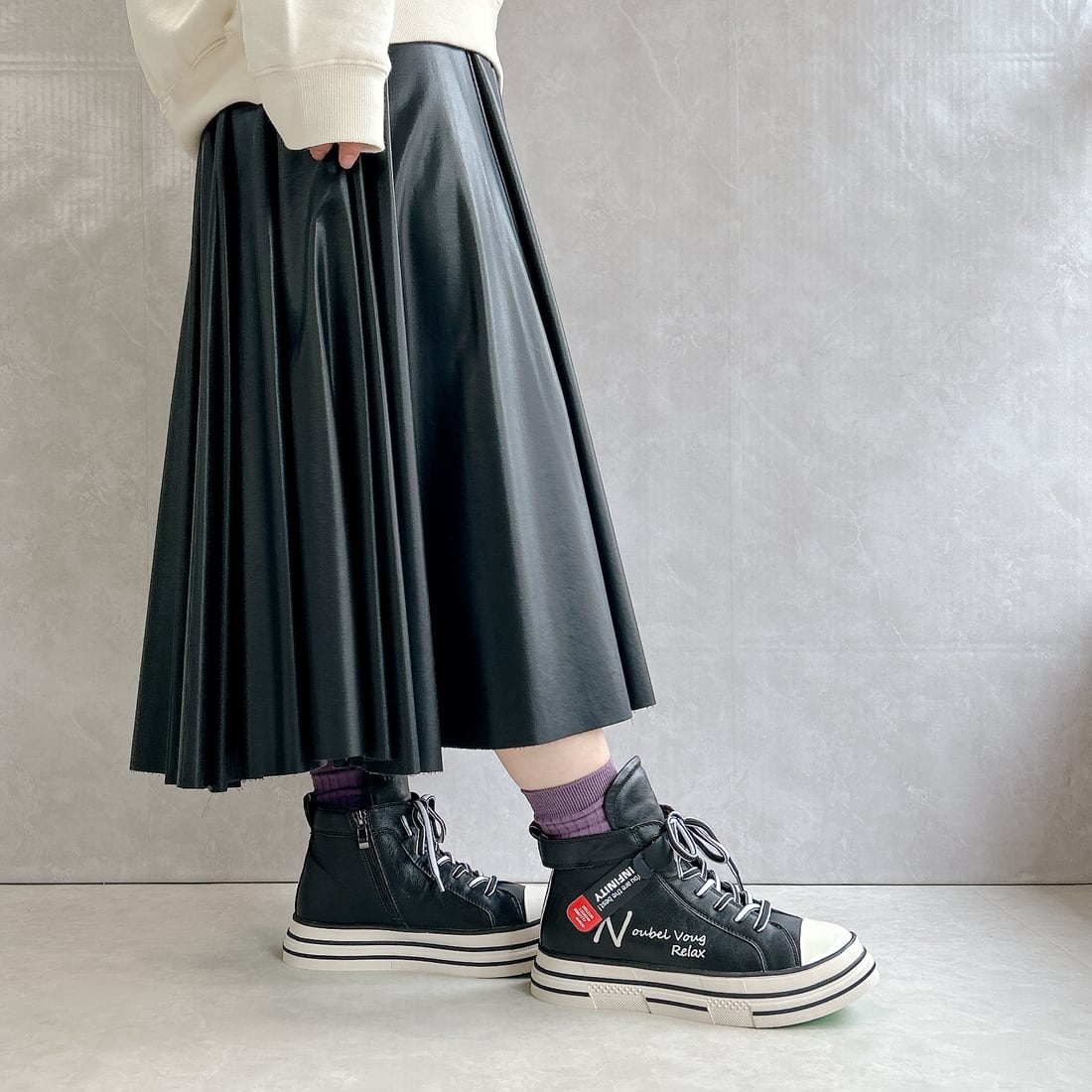 厚底 ジップアップ ラベル ハイカットスニーカー〈217-PUS5253〉Noubel