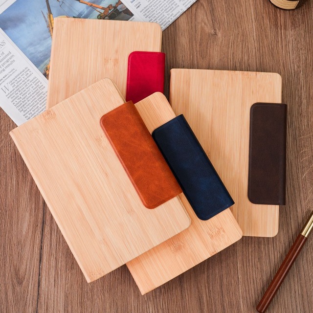 【木製 インテリア 生活雑貨】ハードカバーノート 合皮レザー クリップ付き 4色展開 200ページ 厚手パルプ紙 A5サイズ ビジネス オフィス デスク 学校 学生 家計簿 おしゃれ シンプル 北欧テイスト ギフト