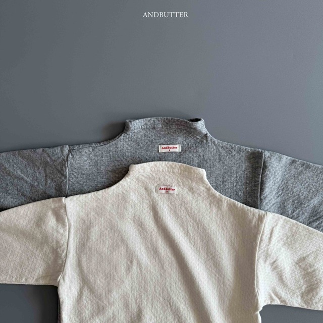 【予約商品】andbutter / Eyelet Heart Turtleneck