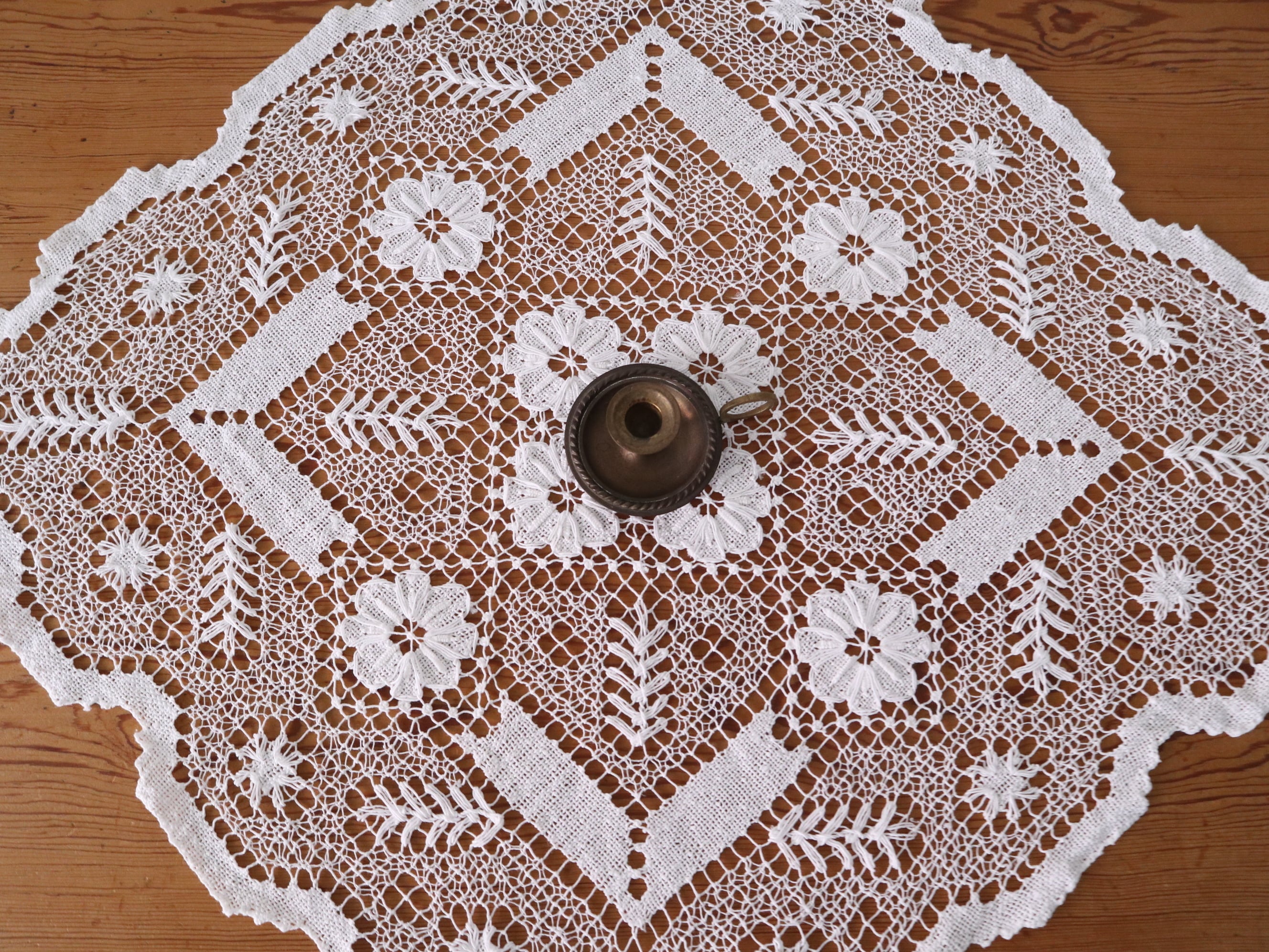 アンティーク イタリア レティシア刺繍＆白糸盛上げ花刺繍 リネン