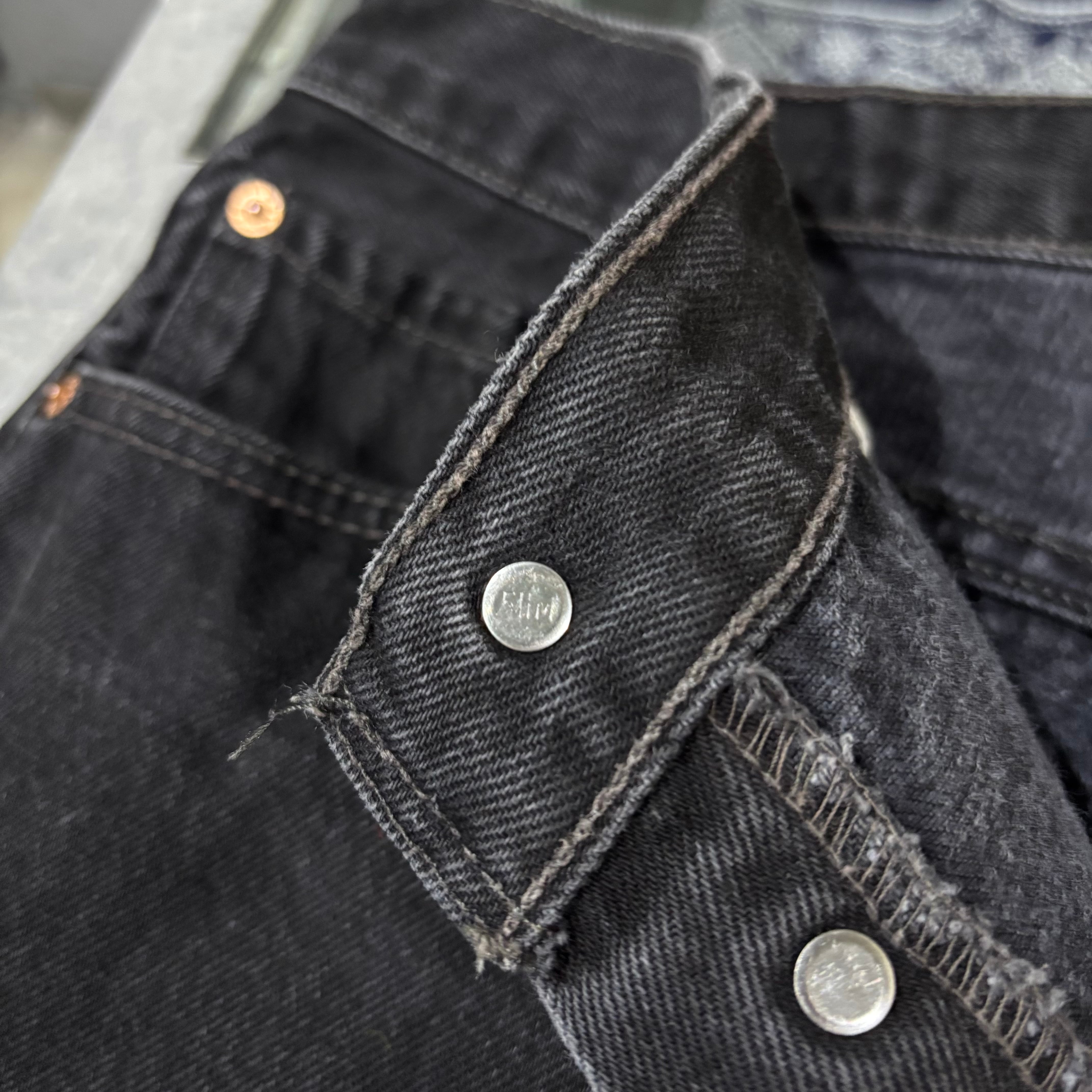 神サイズ 00s Levis 501 ブラック デニム USA製 W33 L30 00s【Levi's】501 Black Denim Pants USA製 | the Holic vintage clothing