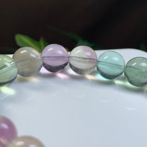 A82.透明☆可愛い色合い フローライト ブレスレット