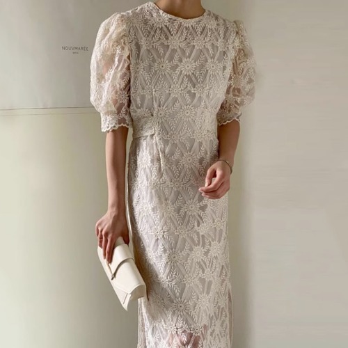 ワンピース フレア ミモレ 5分袖 パフスリーブ ベルスリーブ Uネック ラウンドネック フェミニン レース 刺繍 クロシェ 編み込み 透け感 シースルー 大人可愛い 上品 おしゃれ レトロ モード系 エレガント モダン 主役級 存在感 フォーマル 抜け感 ヴィンテージ ラブリー キュート プリンセス 都会的 クラシカル ロマンティック 春 夏 お出かけ パーティー イベント 休日 合コン コンパ カフェ 婚活 モテ 清楚 トレンド 流行 インスタ映え フリーサイズ 白 ホワイト 黒 ブラック グレー