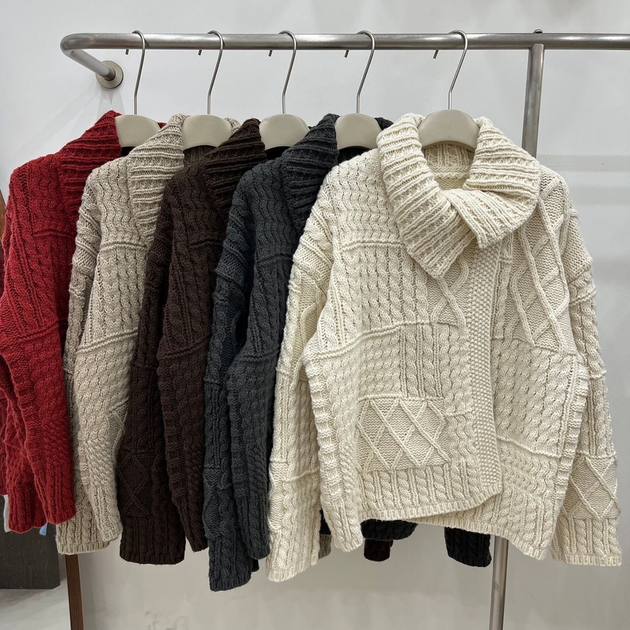 立体編み×ワイド襟 ゆったりセーター Ln00416