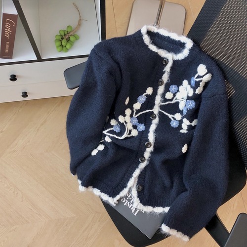 3色／デザインフラワー刺繍ニットカーデ ・12569