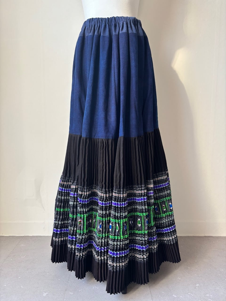 七色巻きスカート モン族スカート 071 ロング 裾ボリューム 贅沢に巻きスカート1枚使用