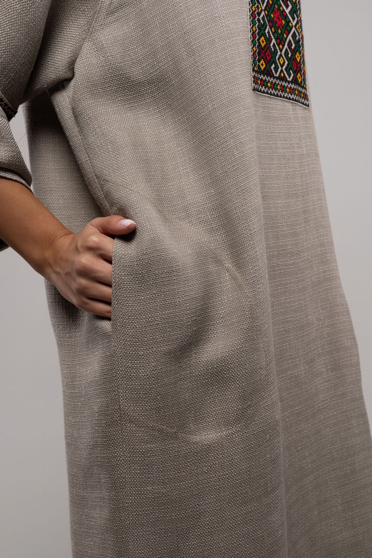 ウクライナ刺繍ヴィシヴァンカ クロスステッチ　手刺繍　ワンピース　麻　レディース・フリーサイズ - 14