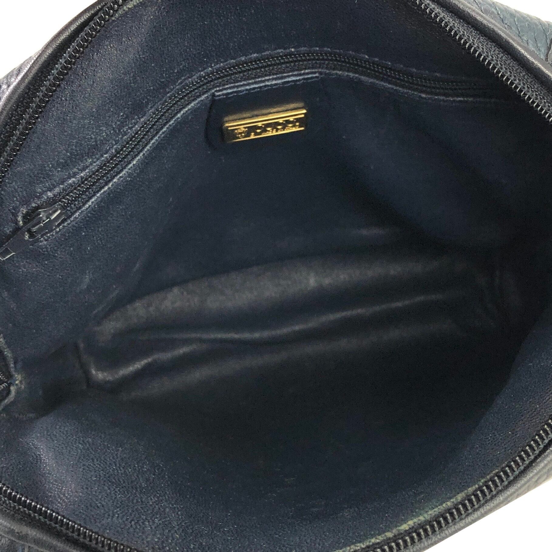 GUCCI グッチ フロントロゴ レザー クロスボディ ショルダーバッグ