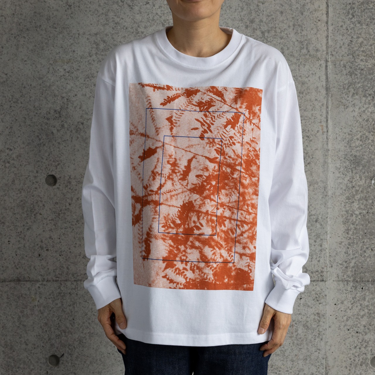 ロングTシャツ　影