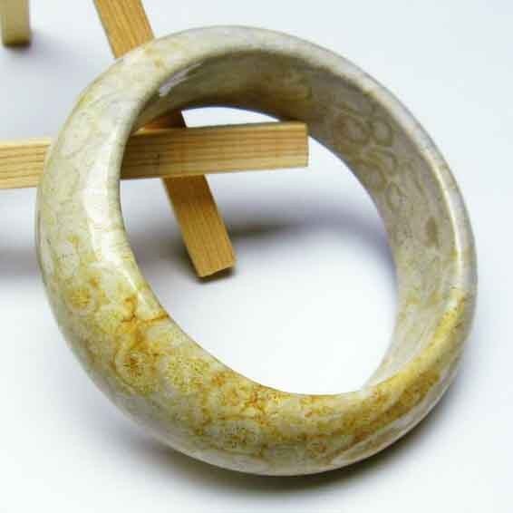 珊瑚 フォッシルコーラル バングル  111-1382