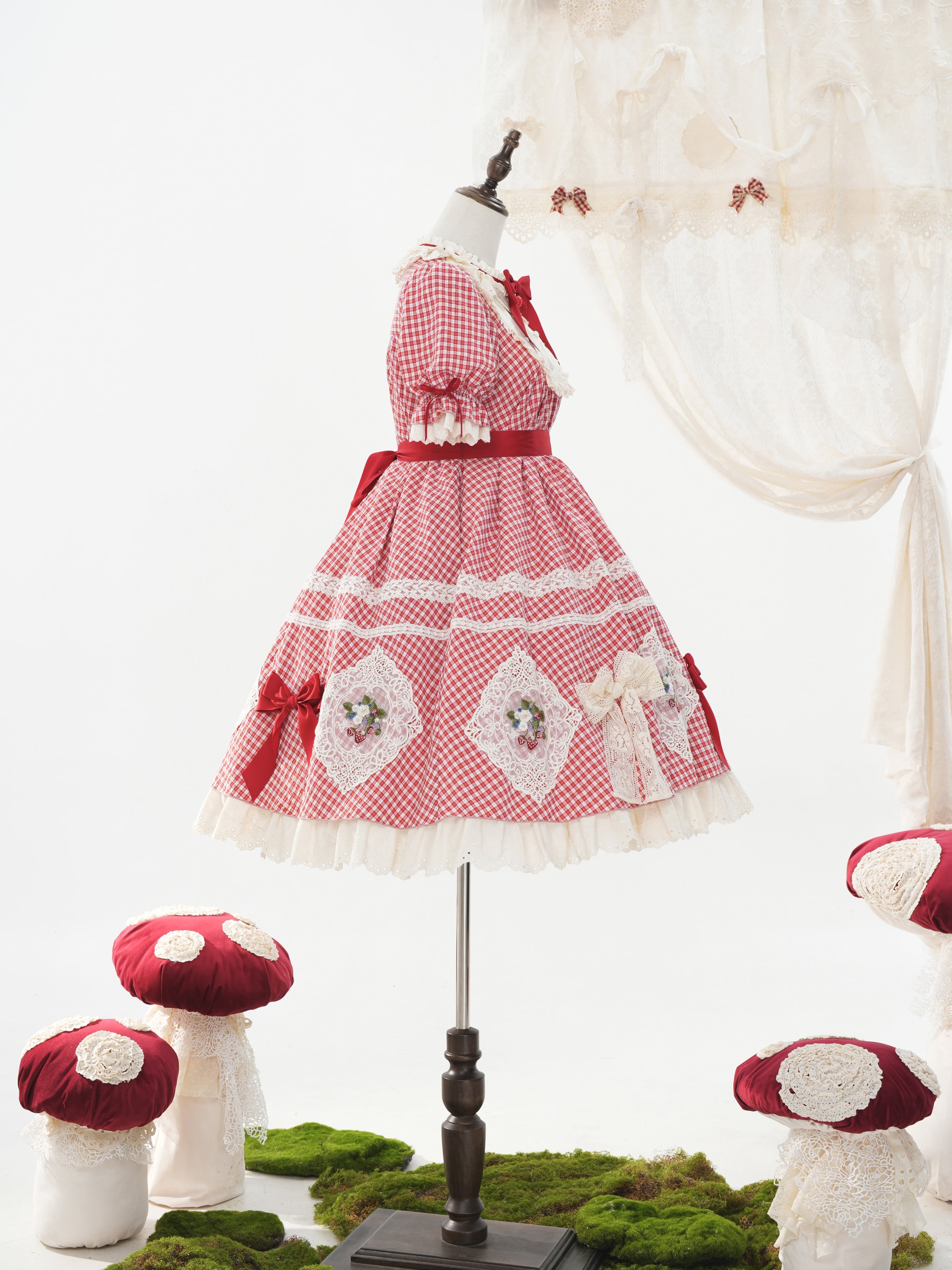 ★ワンダフルワールド★❤️リボン付きフードベスト✨赤ギンガムチェック ☆ワンダフルワールド☆❤️リボン付きフードベスト✨赤ギンガム