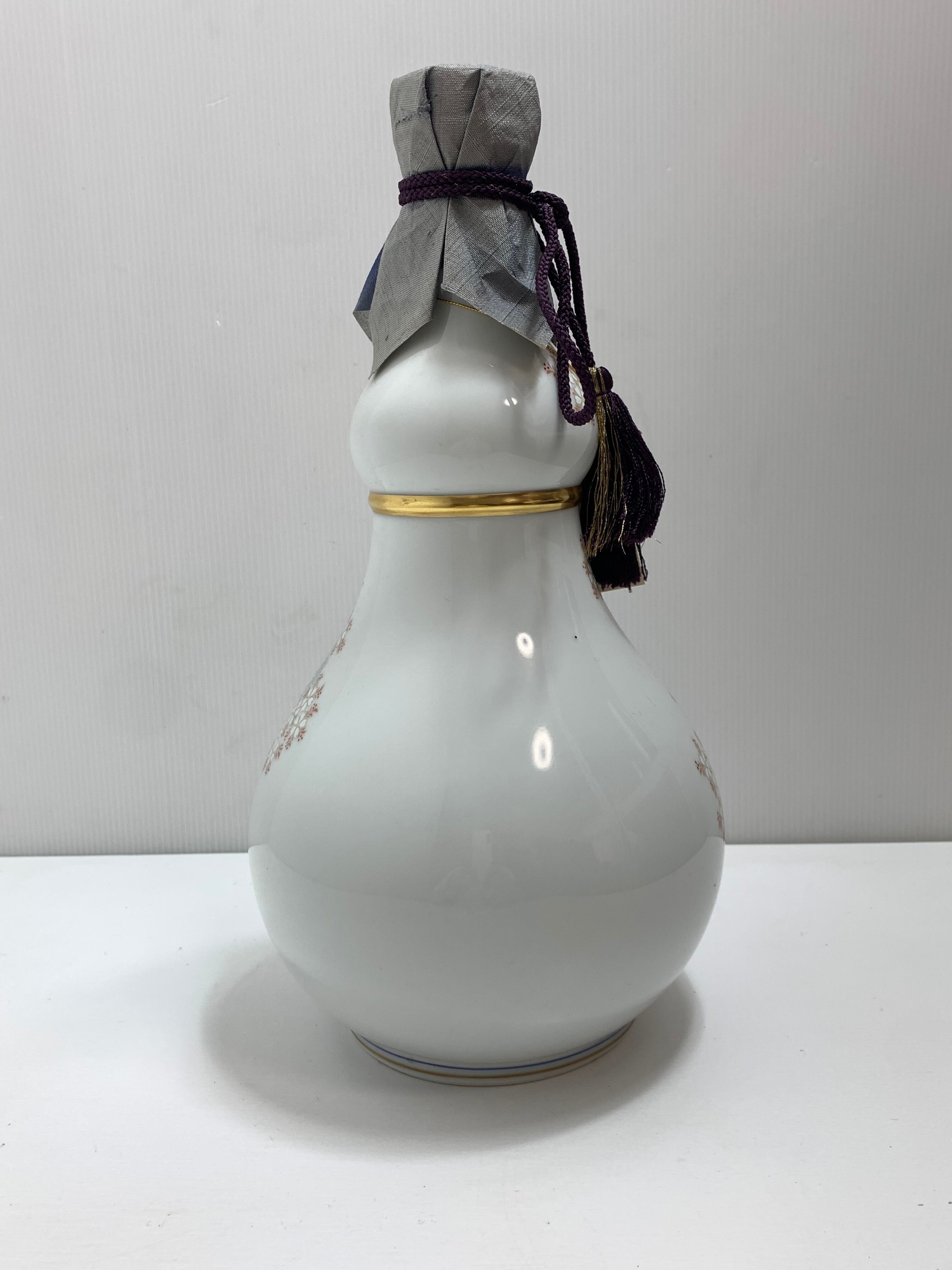 深川製磁ひょうたん酒瓶 特撰清酒1.8L福徳長酒 金彩 紅葉青,赤 深川製磁ひょうたん酒瓶 特撰清酒1.8L福徳長酒 金彩 紅葉青,赤