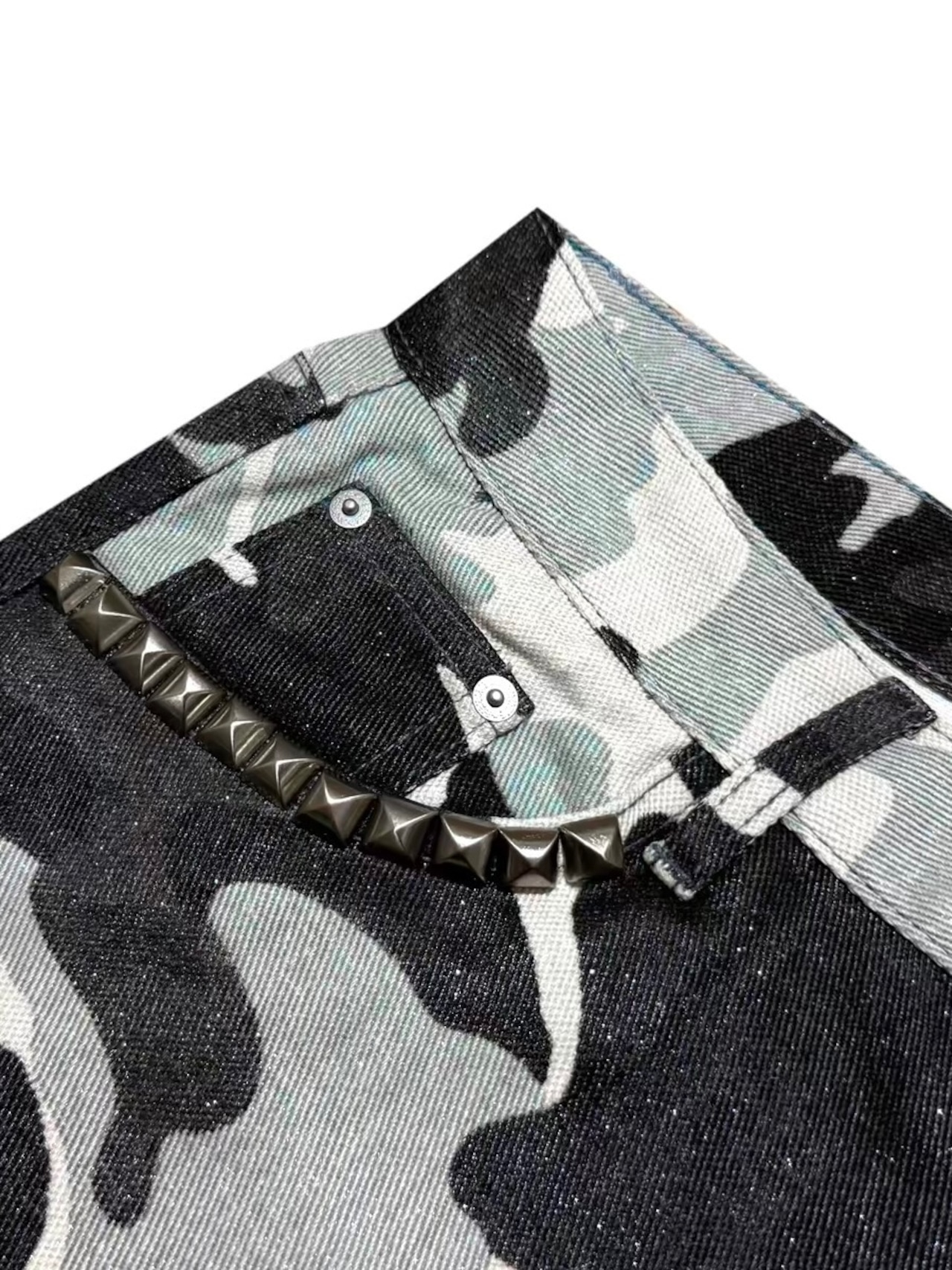 【CinderVein】White Camo Rivet Coated Denim Pants
