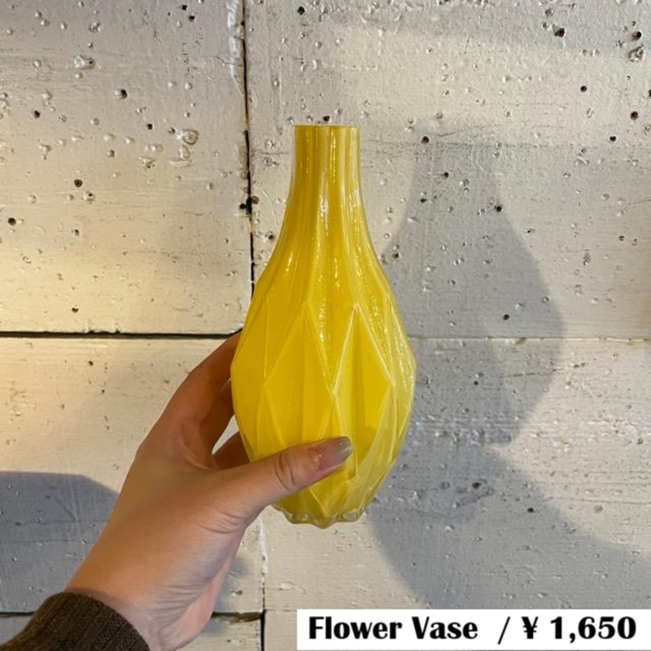MILK GLASS SINGLE VASE - DIA MILK YELLOW / フラワーベース　イエロー　花瓶　1輪挿し　リビング　ガラス