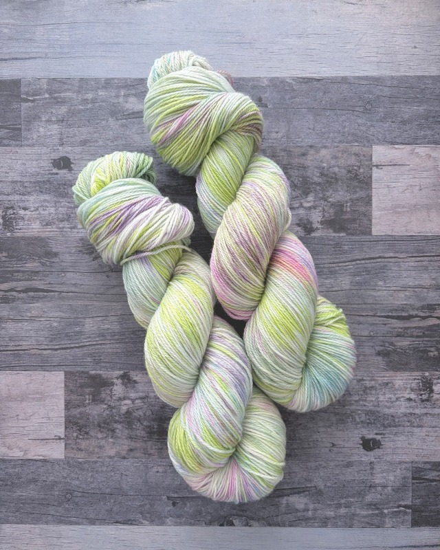 Peacock feathers・80% SW Spanish Merino/20%