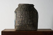 童子絵の大ぶり竹編み壺