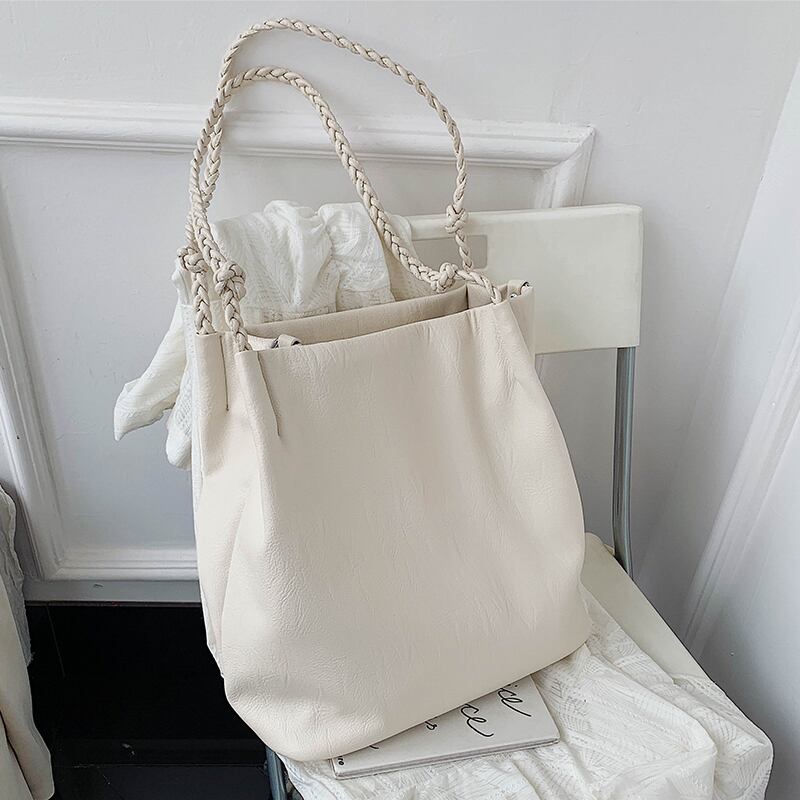 シンプルで大容量のバッグ、2020年に人気のレディースバッグ、新しい流行のファッション、オールマッチのショルダーバッグ、純赤の携帯用バケットバッグ Tiancai_Wing_Bag0932745