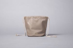 （紐グレージュ）enricheveryday Everyday shoulder BAG／GREIGE （巾着ショルダーバッグ／グレージュ ）