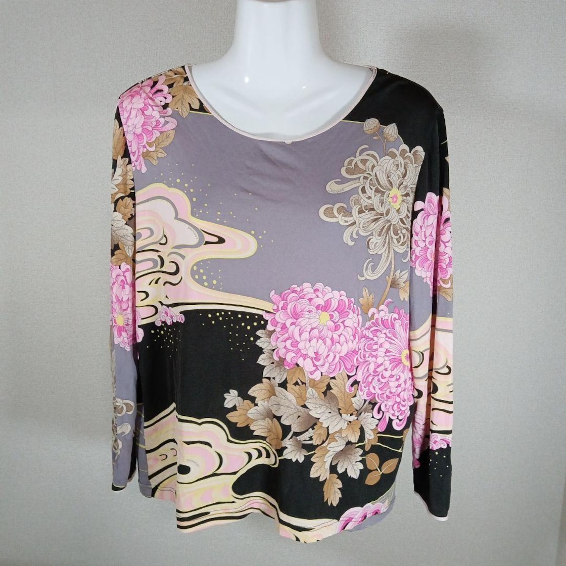か854超美品 レオナールパリ カットソー Tシャツ 44 最高級シルク100 