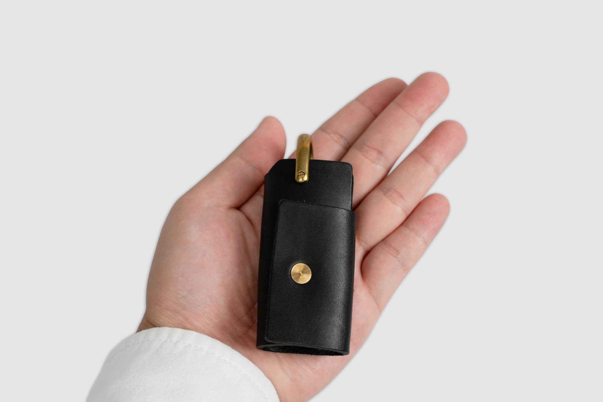 ミニマルでシンプルな本革キーケース「PRESSo Holder Ver.2」 | drip