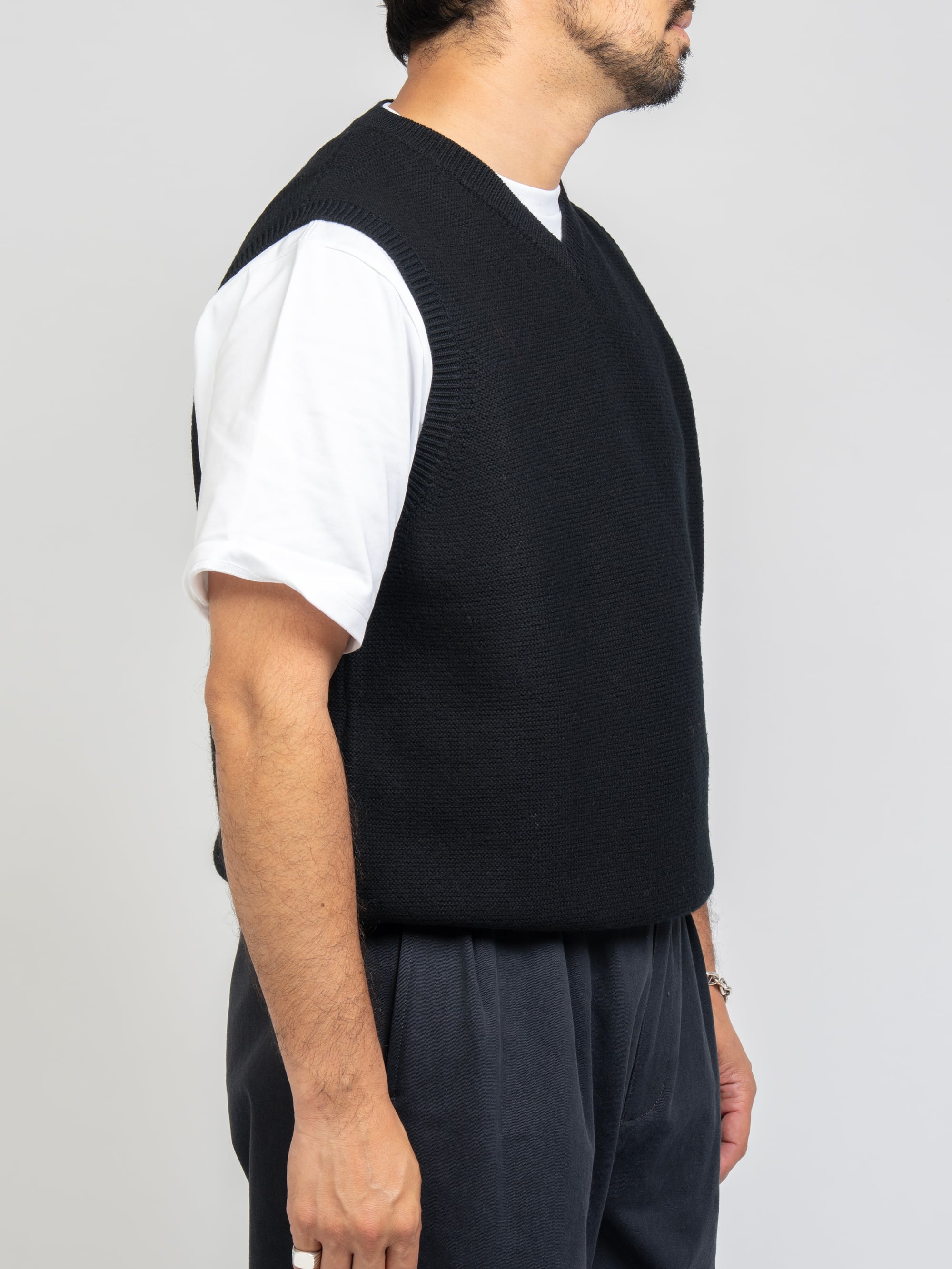 OVY Cotton Wool V-neck Knit Vest Ｌsize Cotton Wool V-neck Knit Vest (black) | OVY