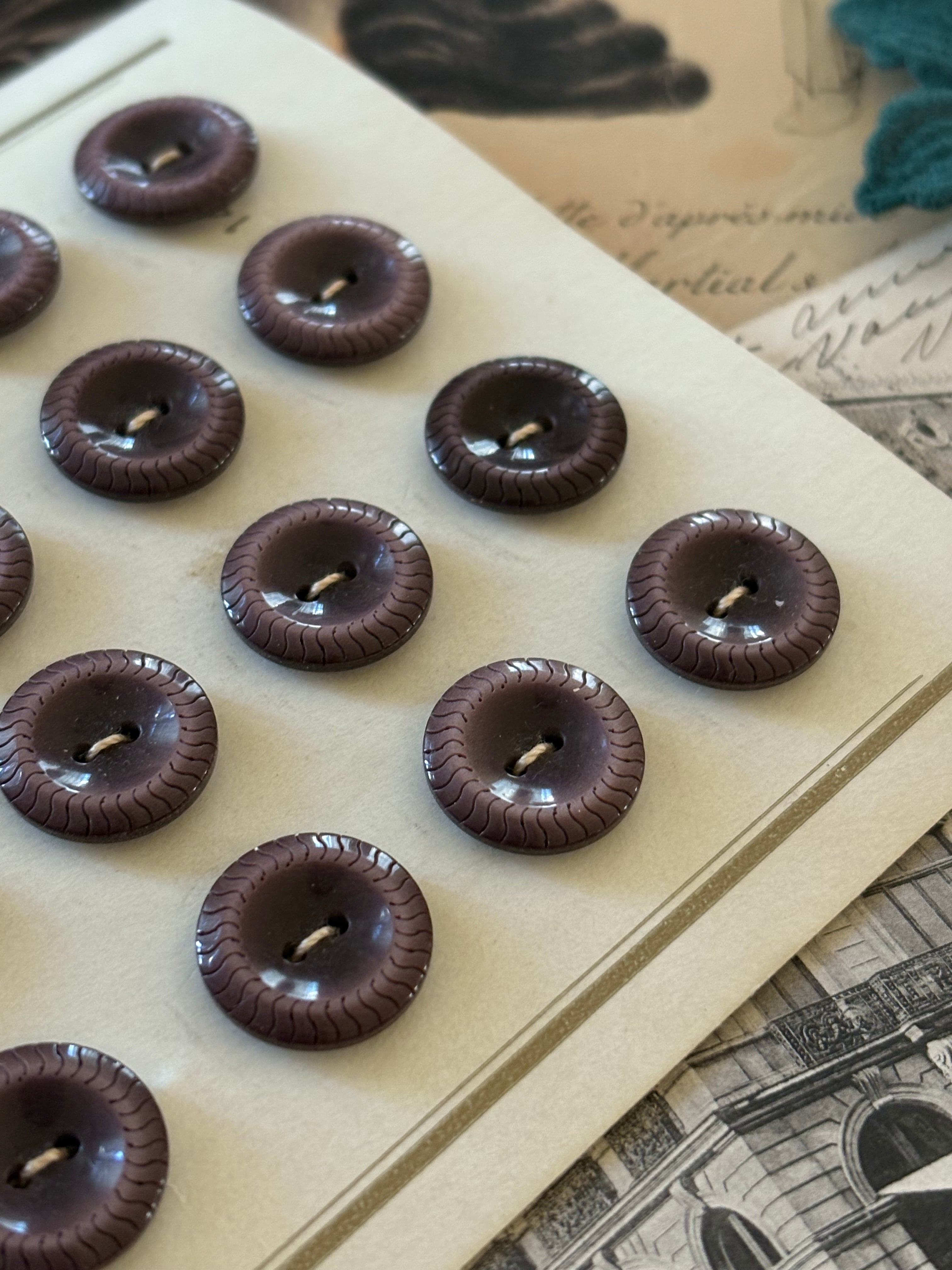 フランスVintageボタン ヴィンテージボタン デッドストック すみれ色 13mm パープル系 アクセサリーパーツ デコレーション材