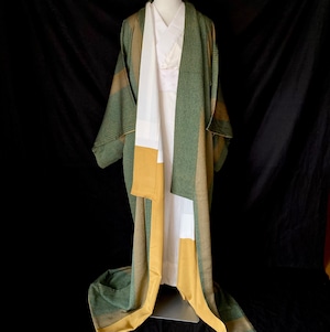 〈縞模様の紬〉緑　SALE 手織り　L トール　身幅広め　普段着着物