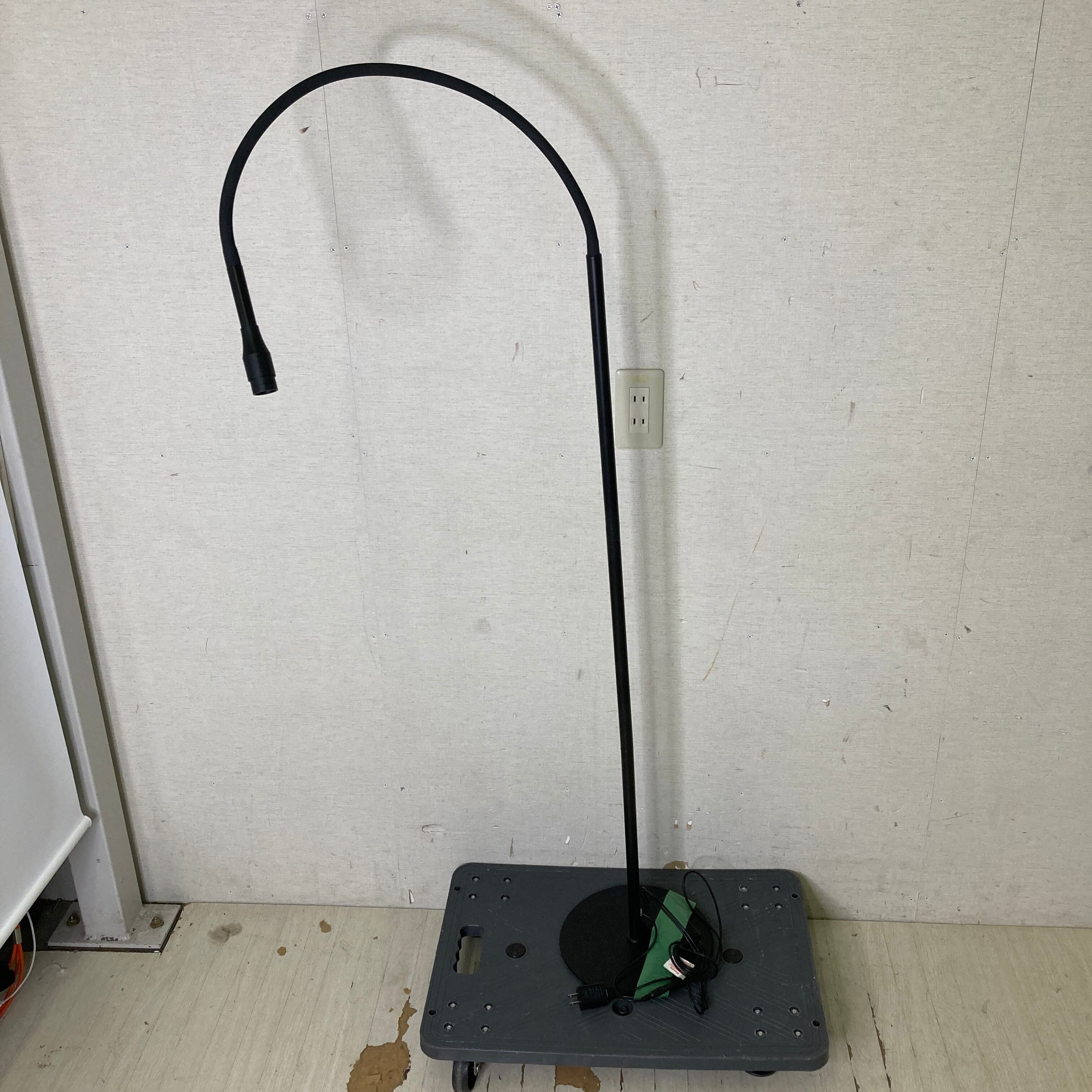 24355 【未使用品】除菌できるスチームモップ シャーク Shark S100