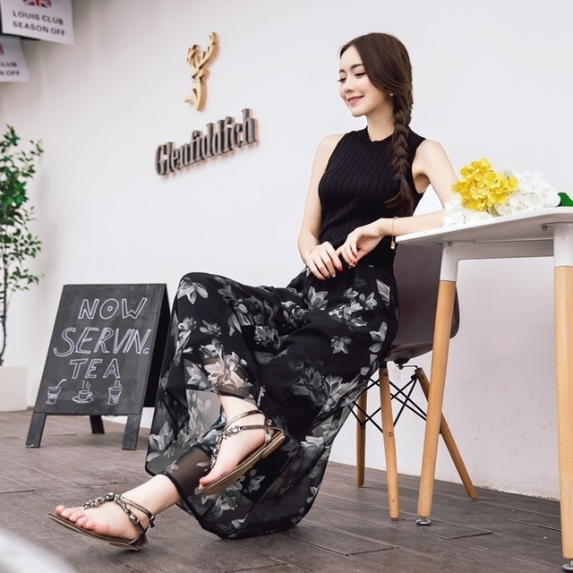 パンツ ボトムス ズボン レディース 送料無料 ワイドパンツ ガウチョパンツ シフォン リラックスパンツ ボタニカル リーフ マキシ丈 ウエストゴム 大人可愛い きれいめ シンプル 上品 おしゃれ アジアン こなれ感 セクシー エレガント モダン 存在感 M L 大きいサイズ ゆったり 白 ホワイト 黒 ブラック 大人カラー モノトーン 花柄 フラワー 春 夏 秋 冬 オールシーズン シーズンレス 20代 30代 ママ オフィス ビジネス OL デート お出かけ 着回し 普段使い 楽ちん 体系カバー 美脚