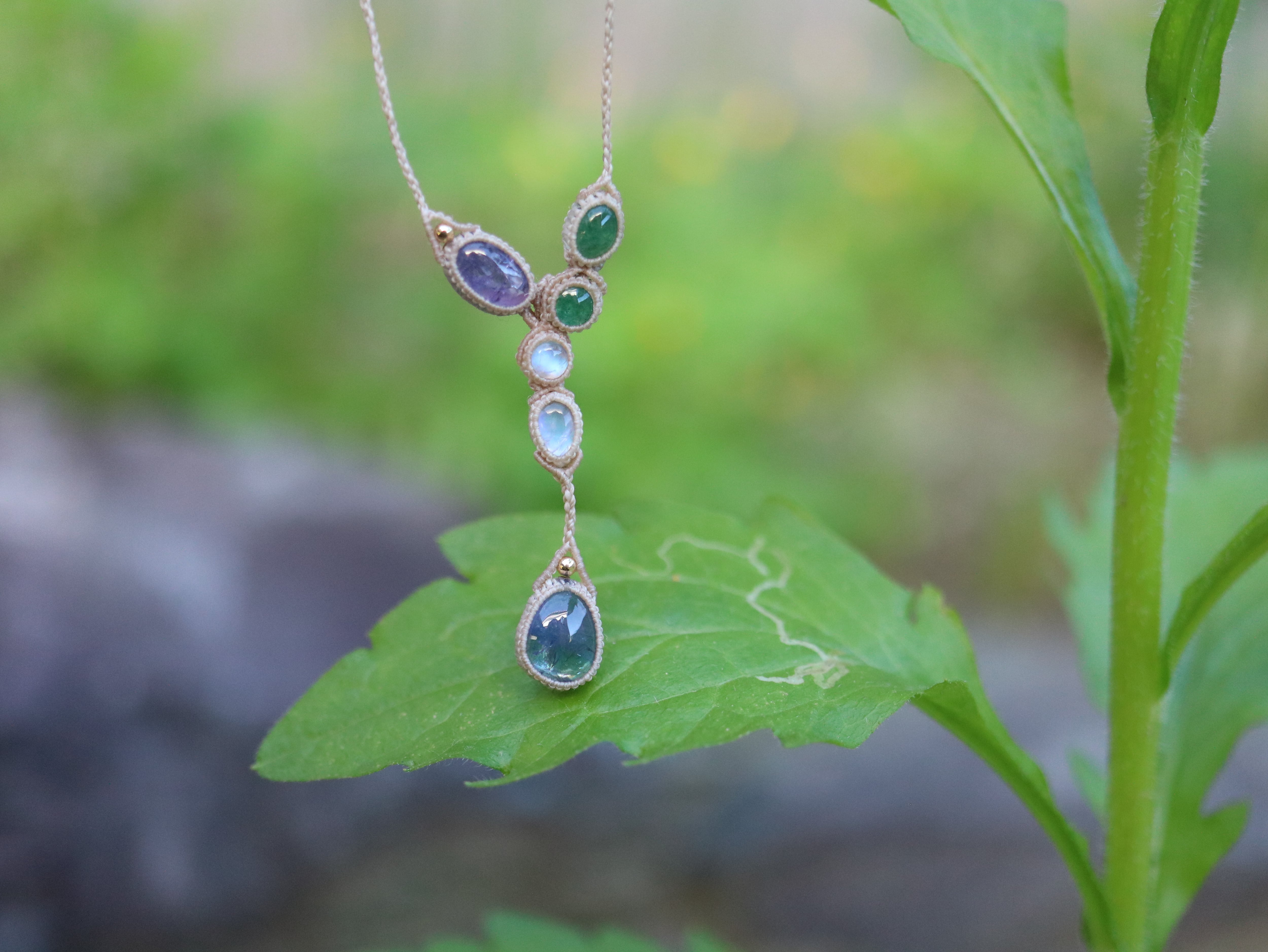 エメラルド × ブルームーンストーン × タンザナイト ネックレス