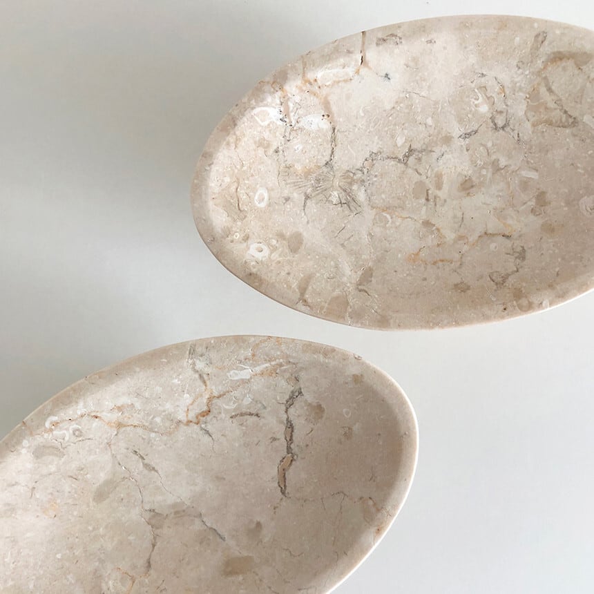 A&B の「Alvada Decorative Marble トレー marble oval tray / マーブル オバール トレー アクセサリー オブジェ