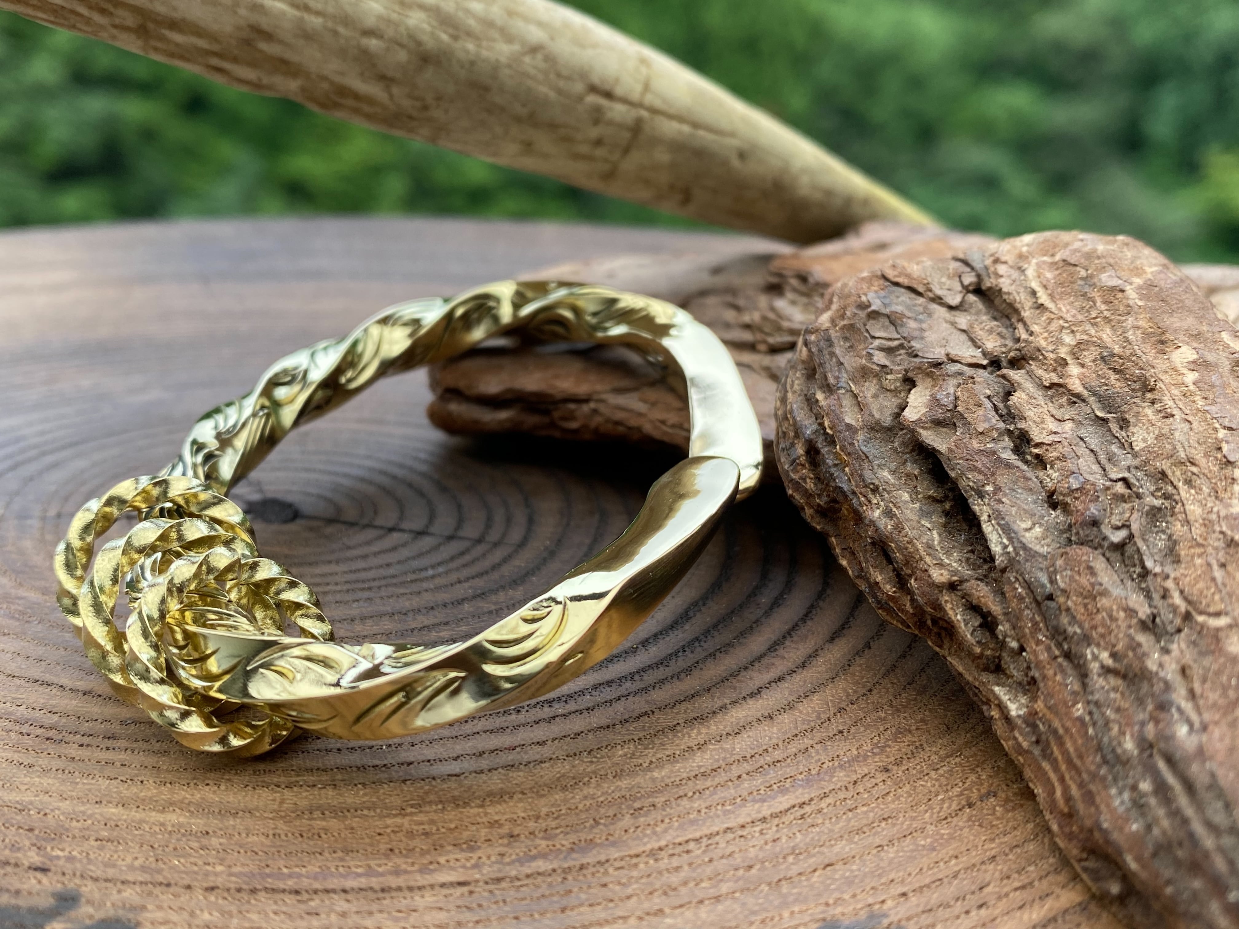 象牙調バングル2点セット アイボリー直径77mm内径62mm アンティーク 象牙調バングル2点セット アイボリー直径77mm内径62mm アンティーク