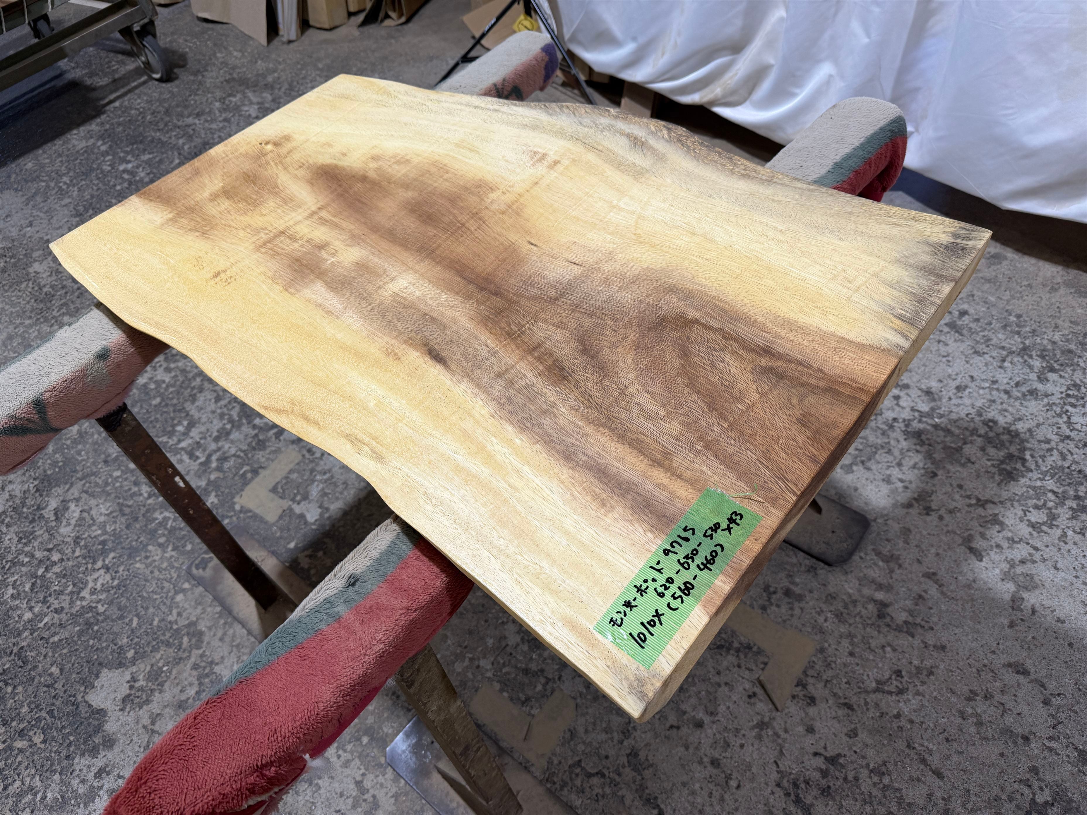 モンキーポッド9765 一枚板無垢 乾燥材 1010x620-650-530x43mm カウンター センターテーブル ダイニングテーブル
