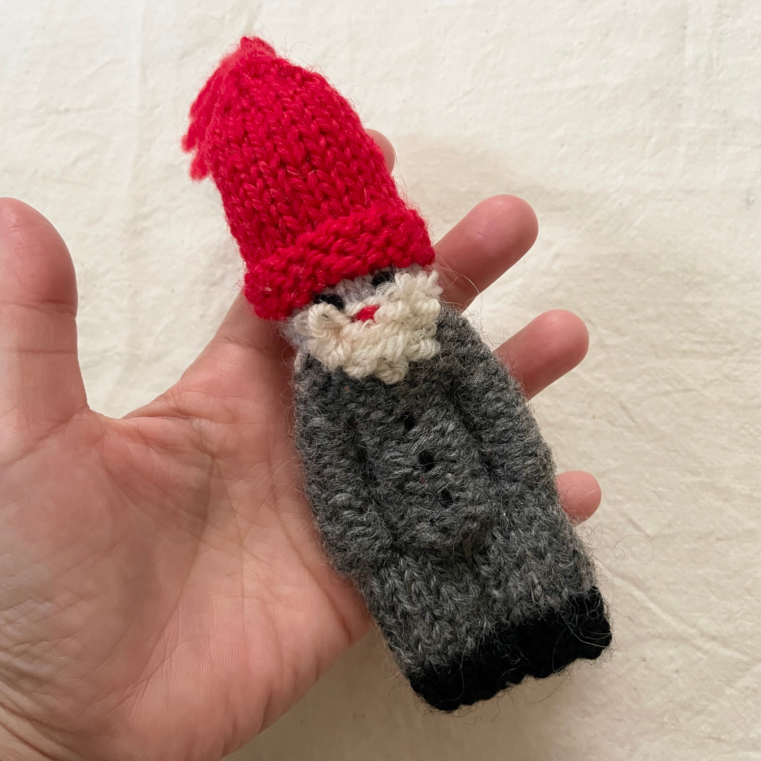 長い帽子のひげおじさん1