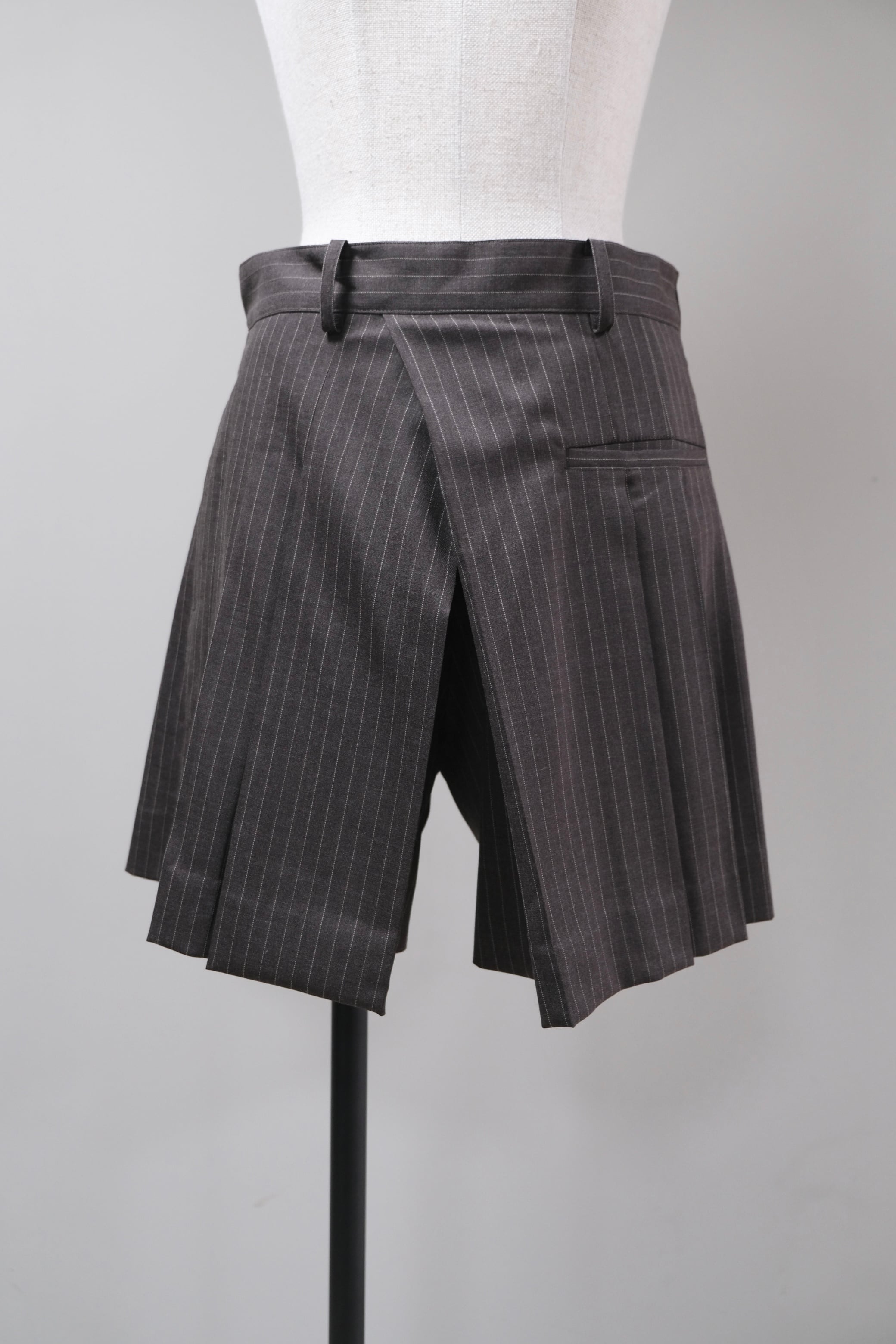 OPEN YY】YY HUG&HEART CUTOUT SKIRT - black - | loop