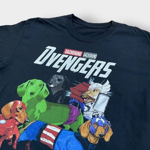 【USA古着】DVENGERS ロゴ アニマルプリントTシャツ 犬 DOG ダックスフンド アベンジャーズ Avengers マーベル パロディ 半袖 古着