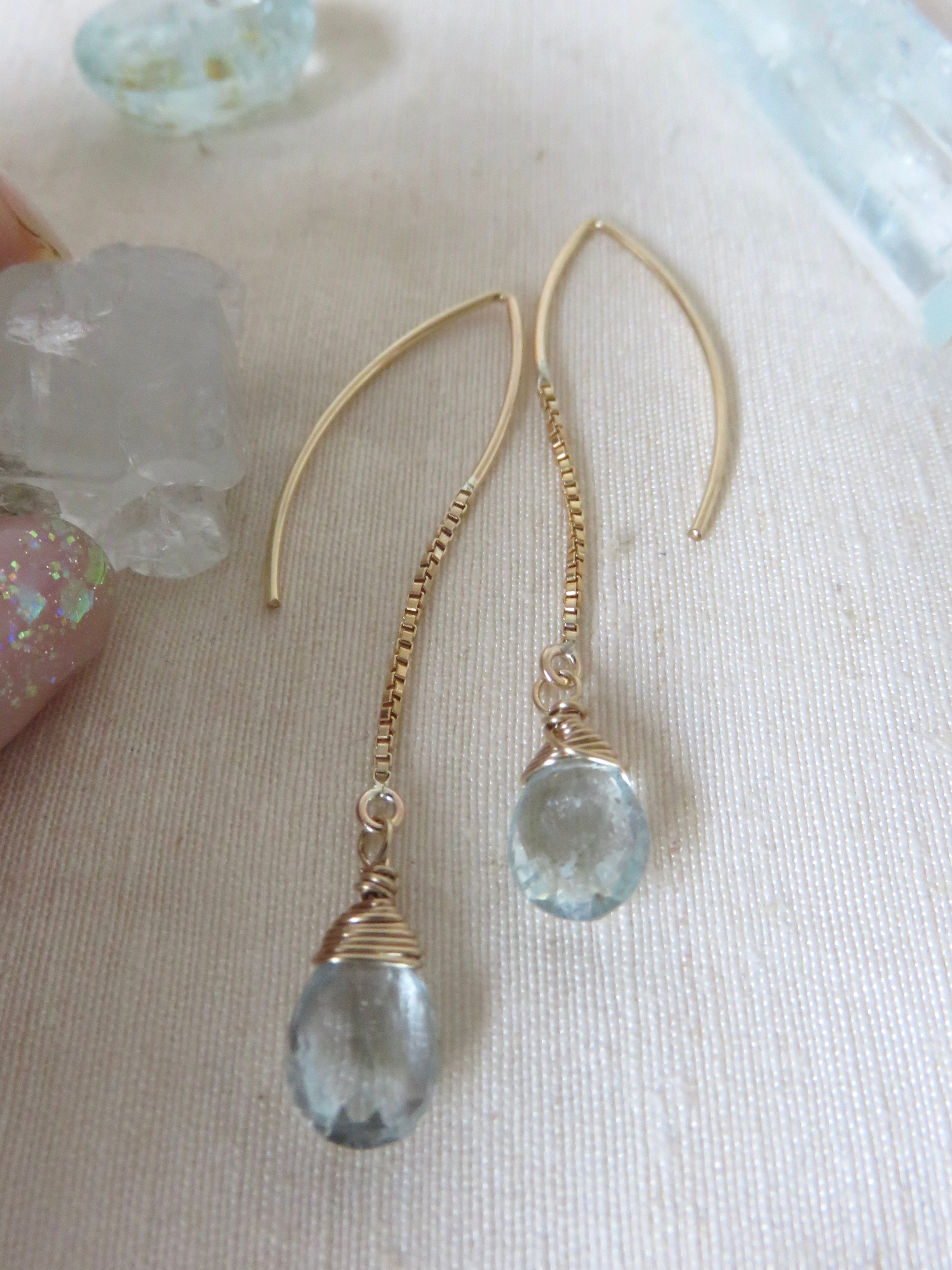 アクアマリンの揺れる雫ピアス | komichi コミチの石