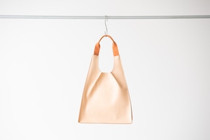 【LAST1】TRAPEZOID [LEATHER TOTE BAG](NATURAL)