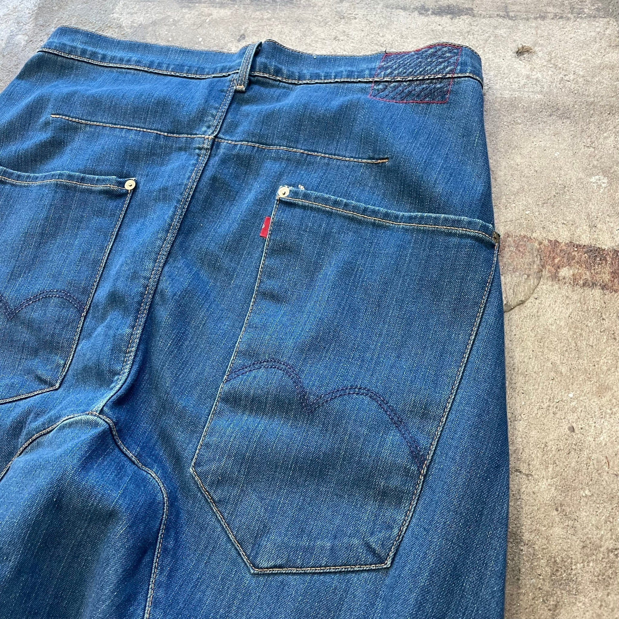 Levi's RED LEGAL BANNED Sarouel Pants W34 | COSMO LIFE