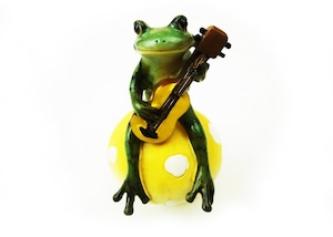 カエルオブジェ　キノコ乗り蛙ミュージシャン　ギター