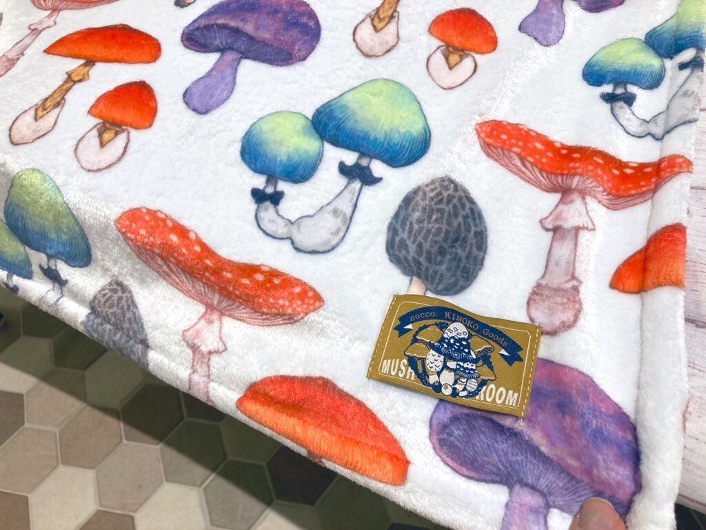 クレイジーきのこ　ブランケット 2WAYリバーシブルブランケット | nocco.