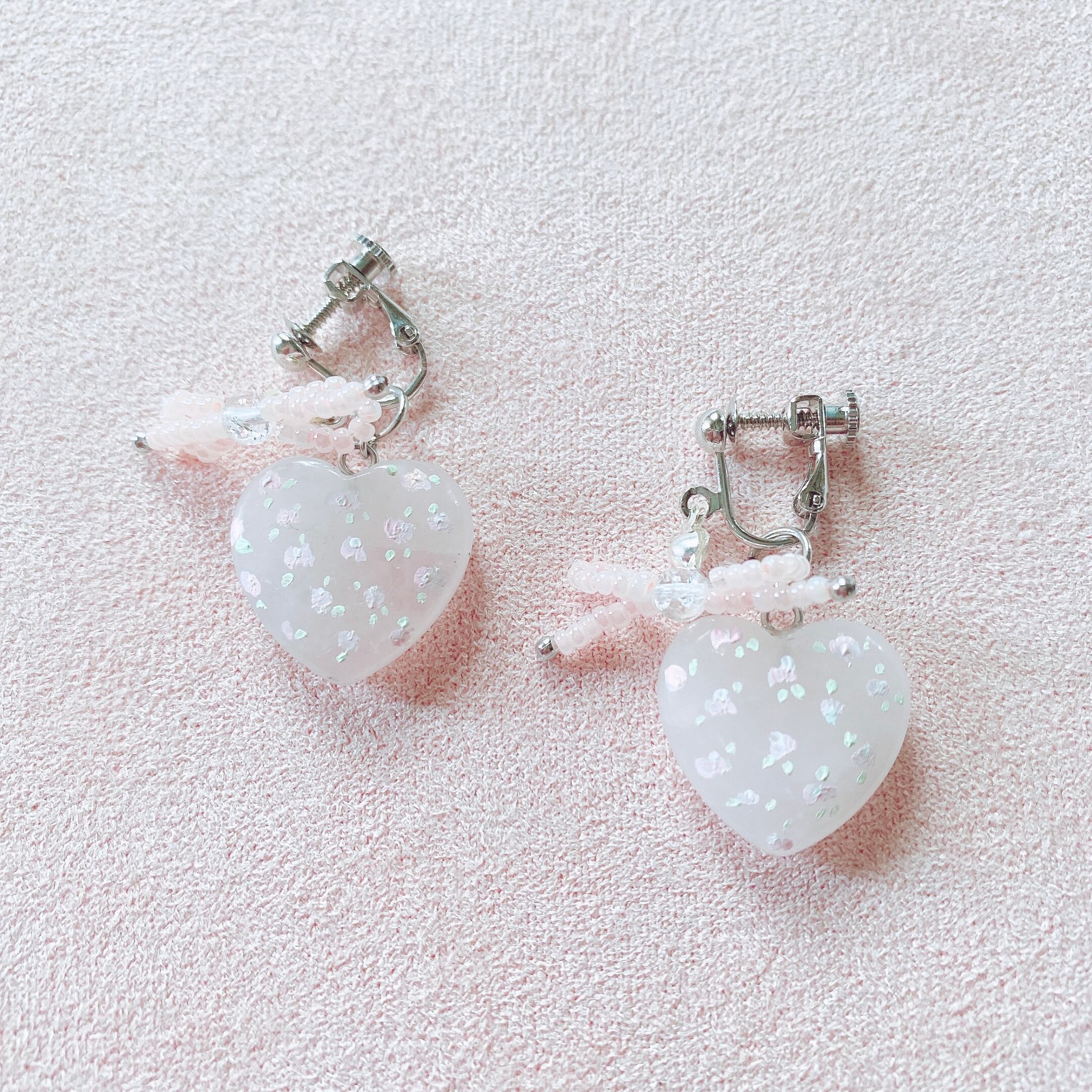 天然石×handpaint 小花柄耳飾り