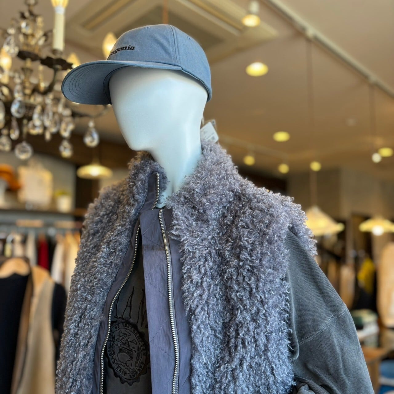 CYNICAL シニカル フェザー ファーベスト 狭く 