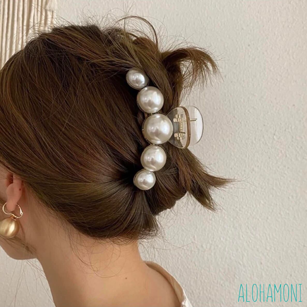 バナナ型ヘアクリップ　ブラック　バレッタ　アクセ　まとめ髪　韓国