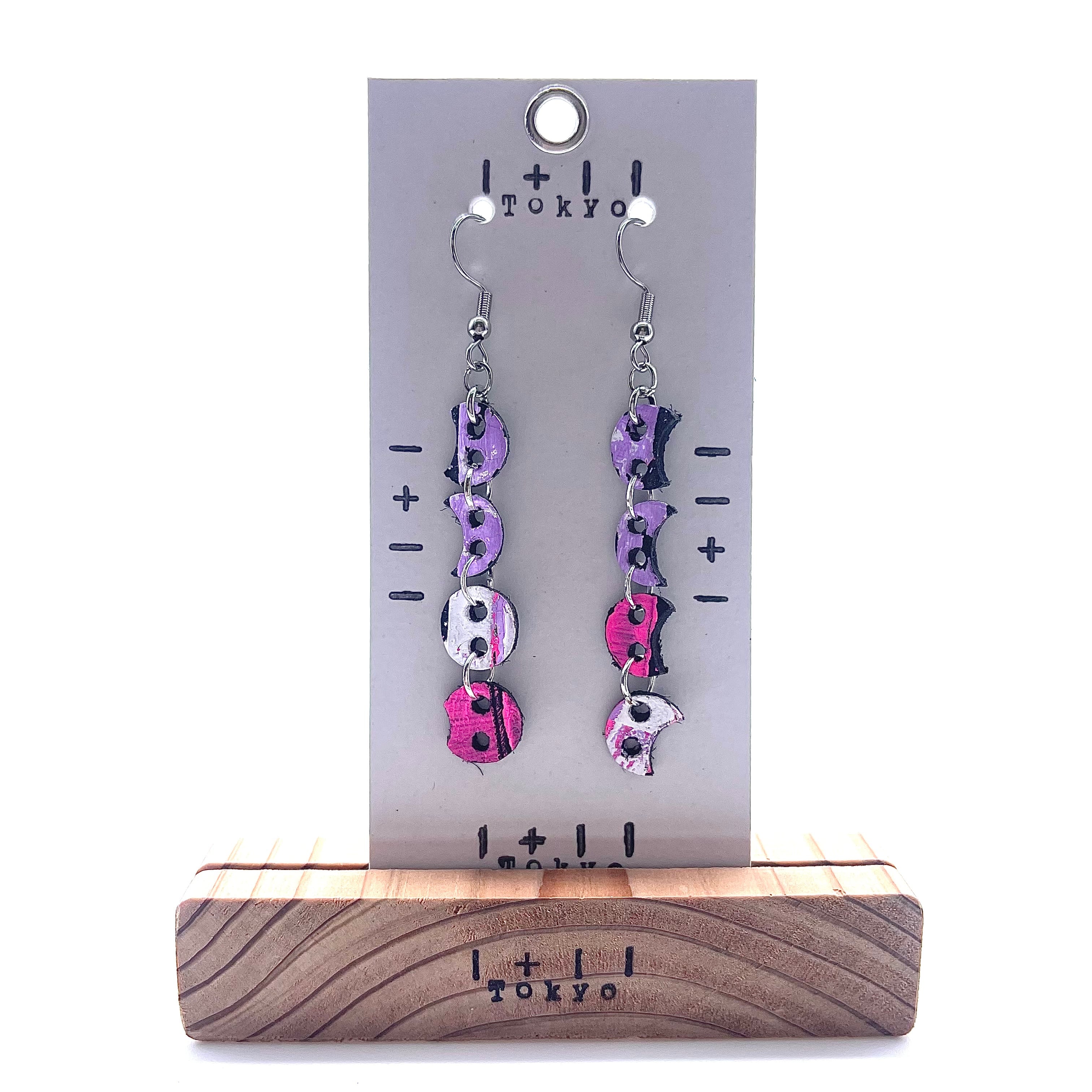 革ピアス　月の欠け具合　本革