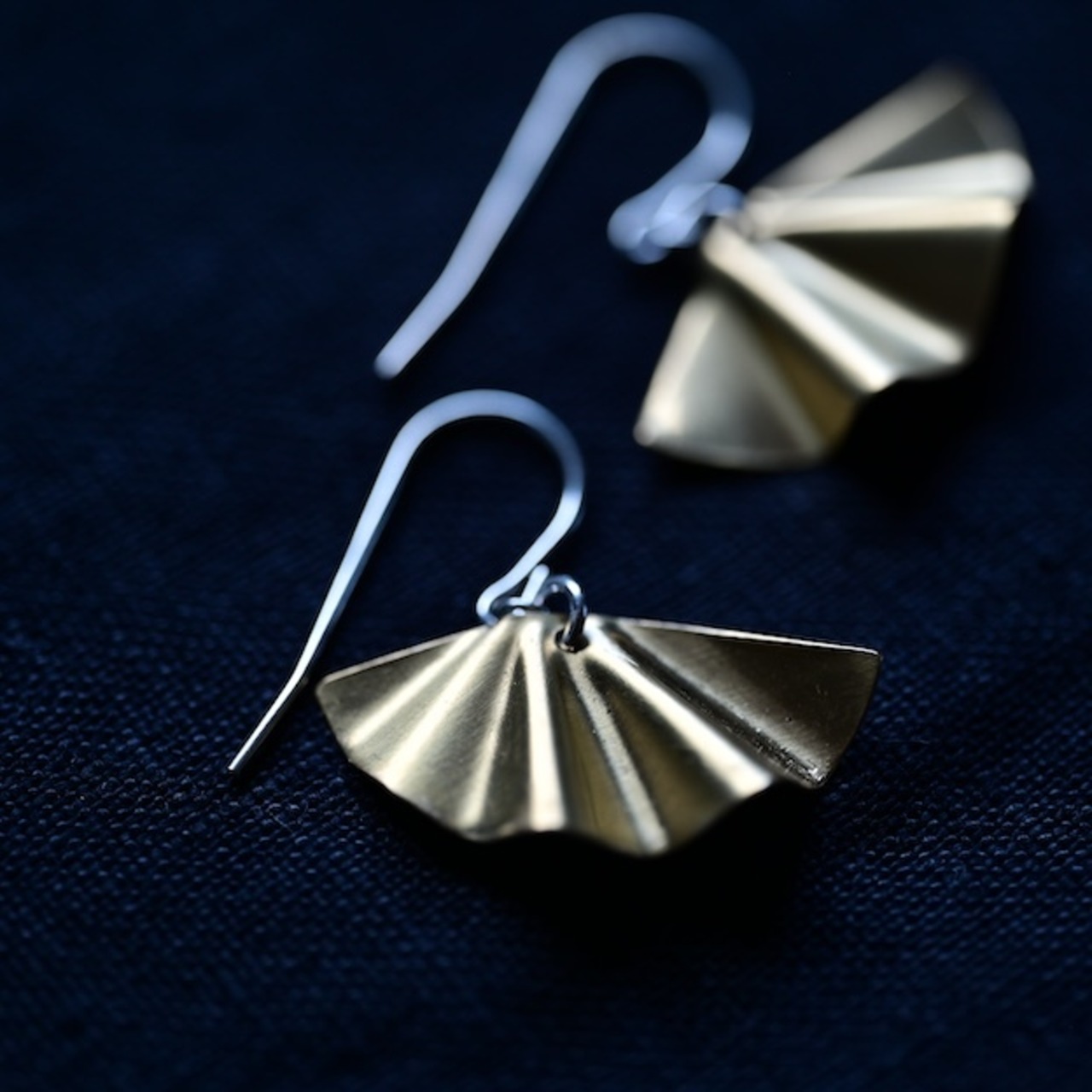 【竹俣勇壱】フック式真鍮ピアス H 扇［2104280000236］・画像4