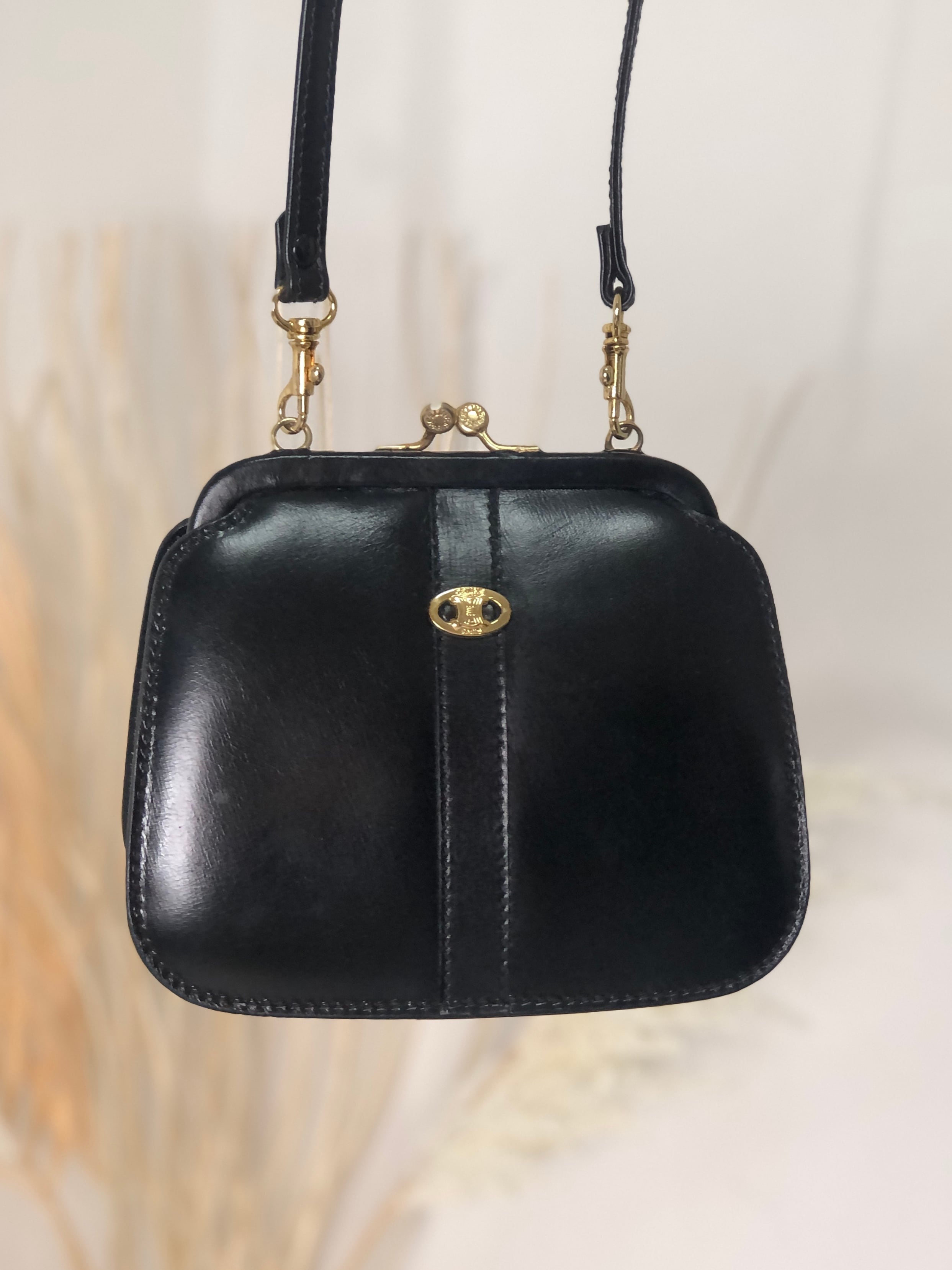 CELINE セリーヌ トリオンフ レザー がま口 ミニバッグ ショルダーバッグ ブラック vintage ヴィンテージ オールド tara68 |  VintageShop solo powered by BASE