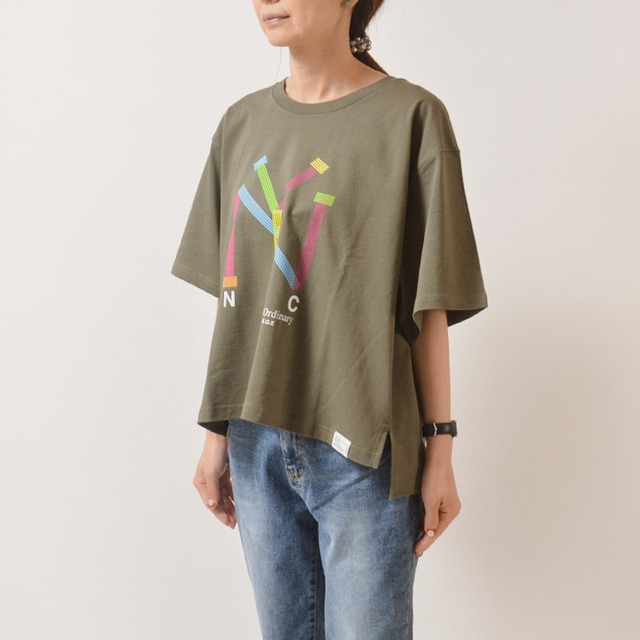 BoutiqueOrdinary サイドスリットプリントTシャツ カーキ F(フリーサイズ) 商品番号：BO24-631T